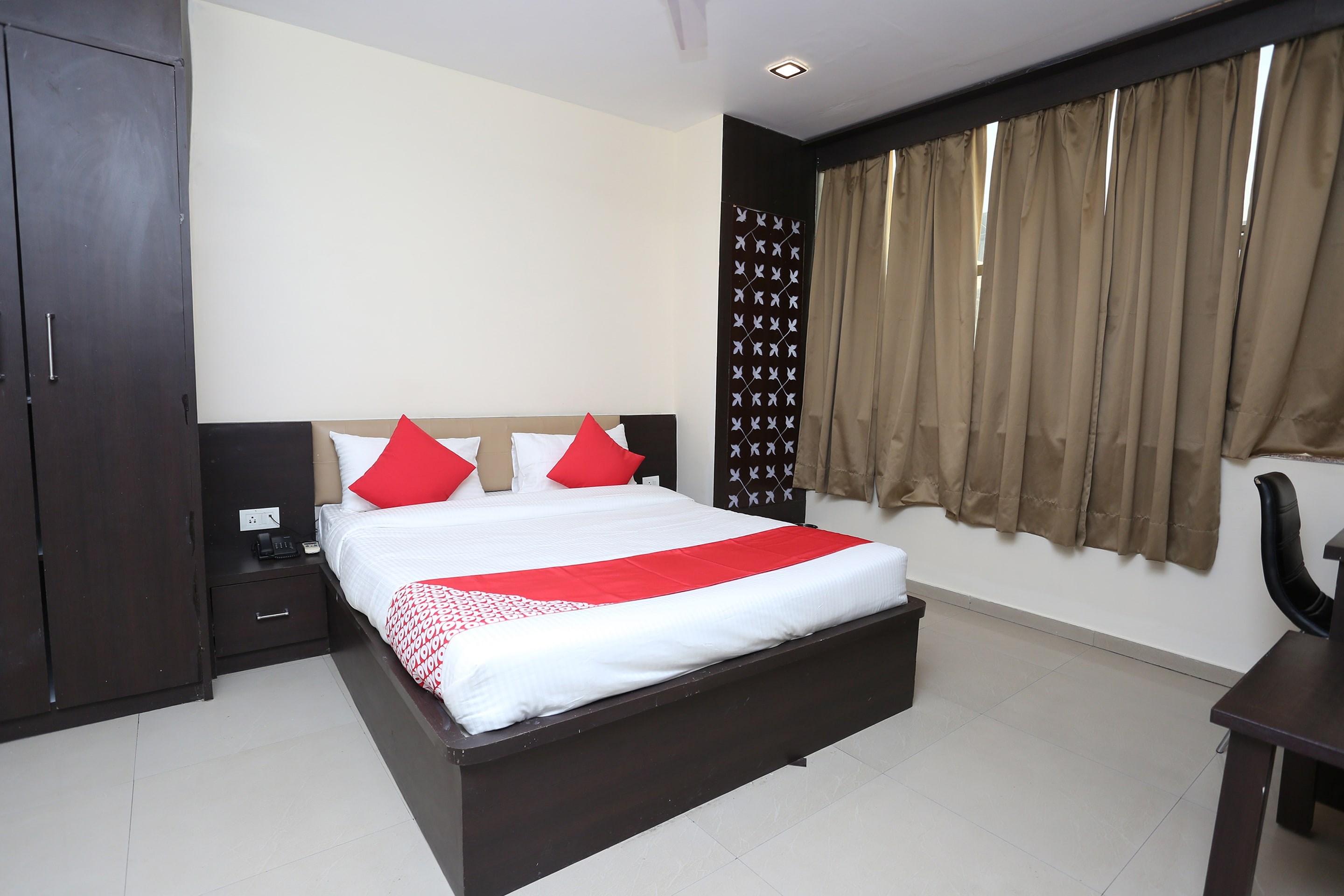 collection o r k international near gautam buddha park