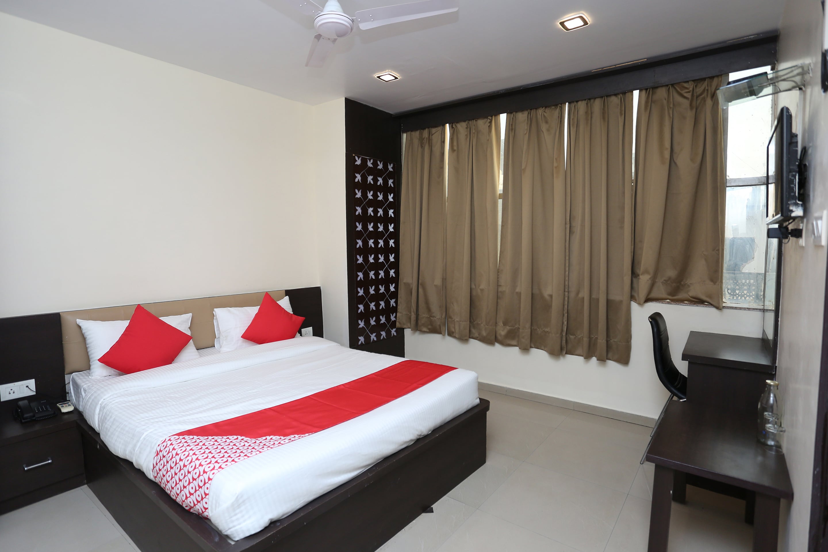 collection o r k international near gautam buddha park