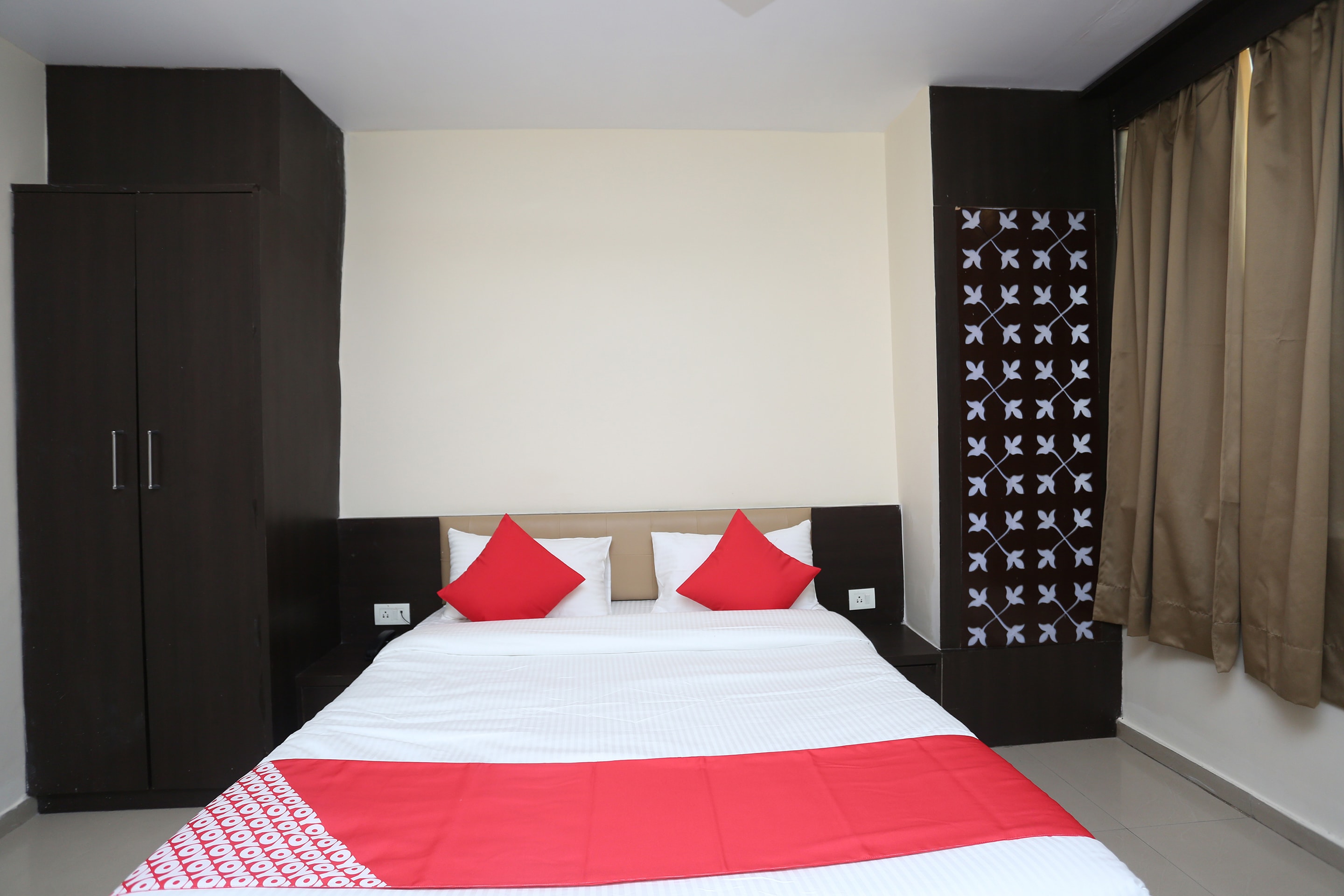collection o r k international near gautam buddha park