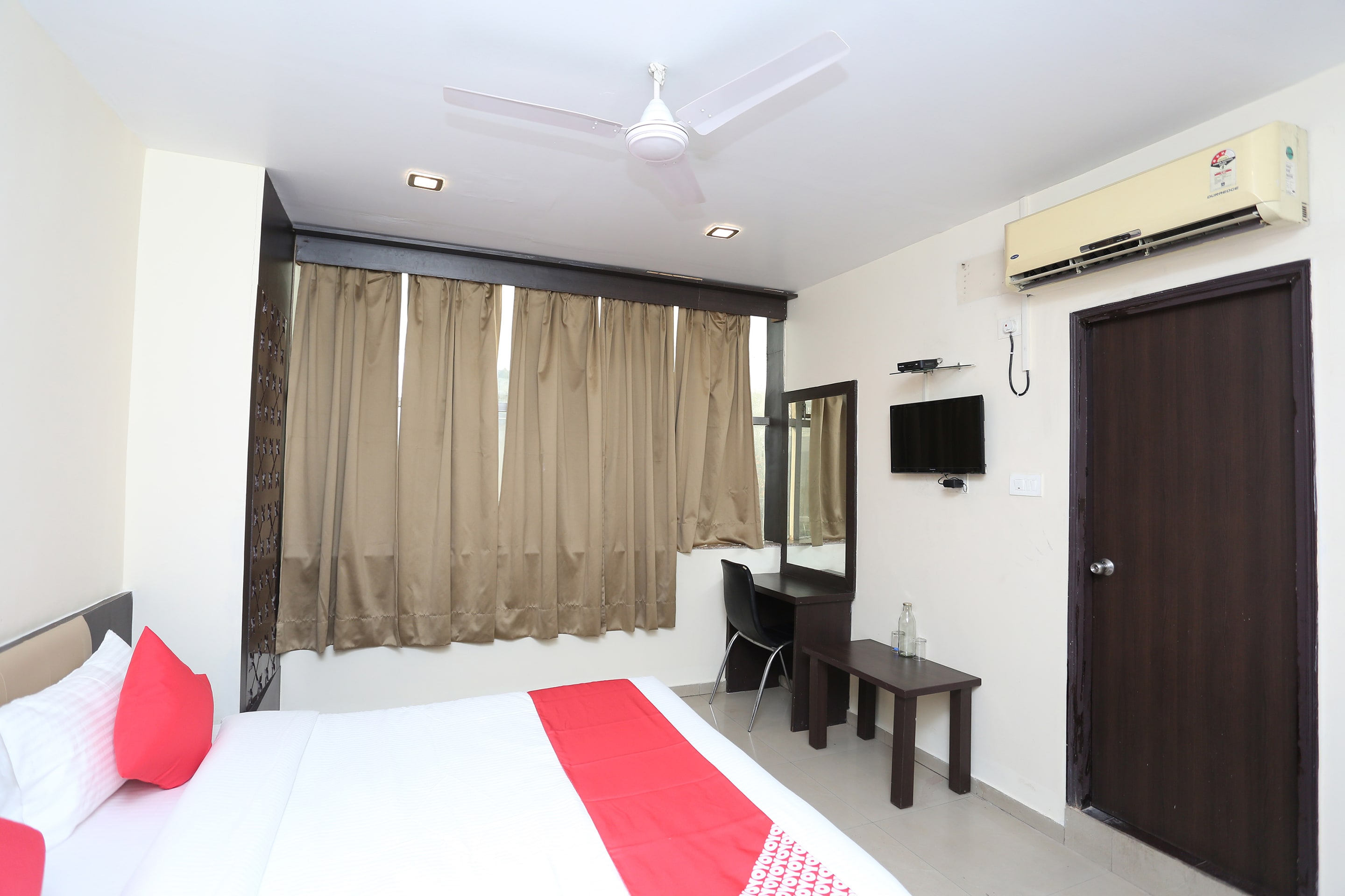 collection o r k international near gautam buddha park