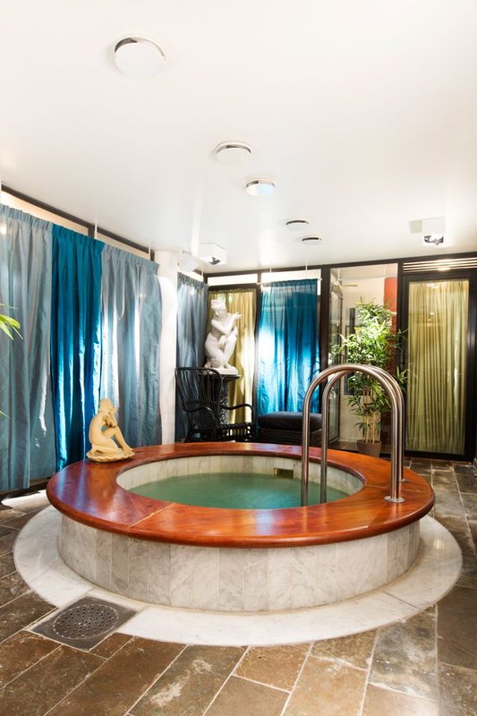 collectors victory apartments