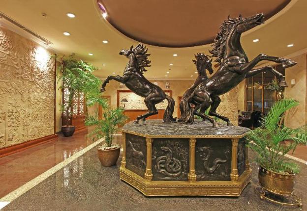 harmoni suites hotel