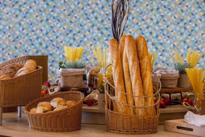 leonardo laura beach and splash resort