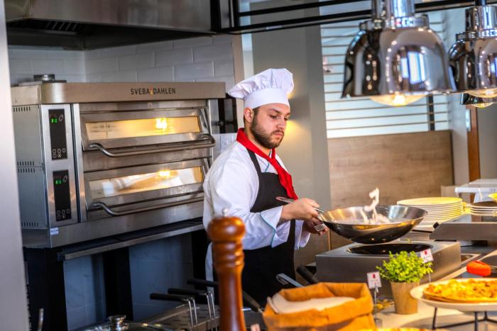 leonardo laura beach and splash resort