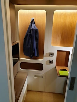 sleep n fly sleep lounge dubai international airport c gates