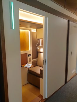 sleep n fly sleep lounge dubai international airport c gates