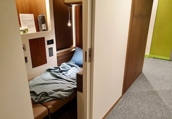 sleep n fly sleep lounge dubai international airport c gates