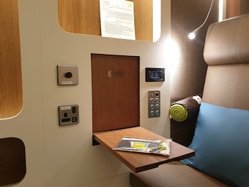 sleep n fly sleep lounge dubai international airport c gates