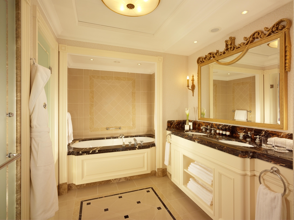fairmont grand hotel kyiv