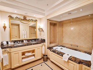 fairmont grand hotel kyiv