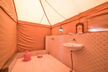 the captain desert camp