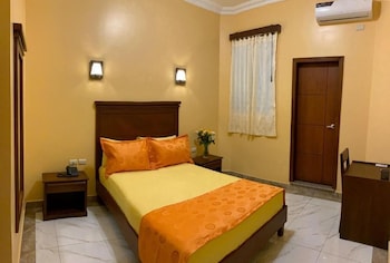 hostal california inn