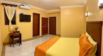 hostal california inn