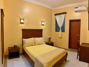 hostal california inn