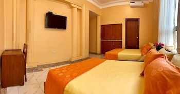 hostal california inn