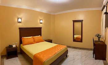 hostal california inn