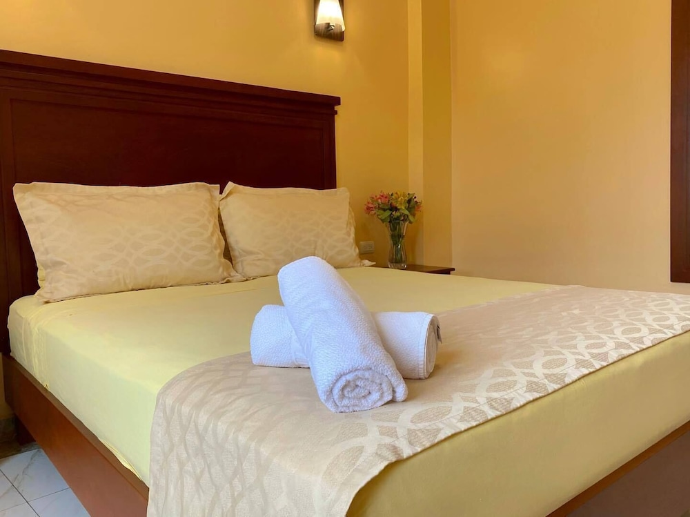 hostal california inn