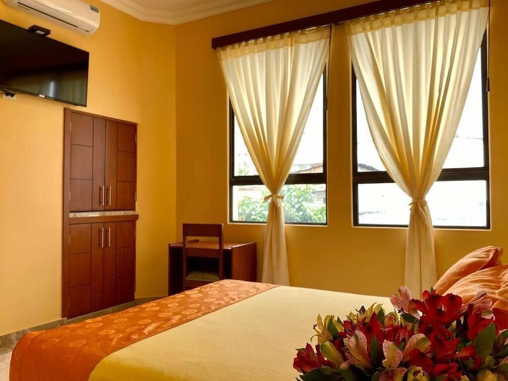 hostal california inn