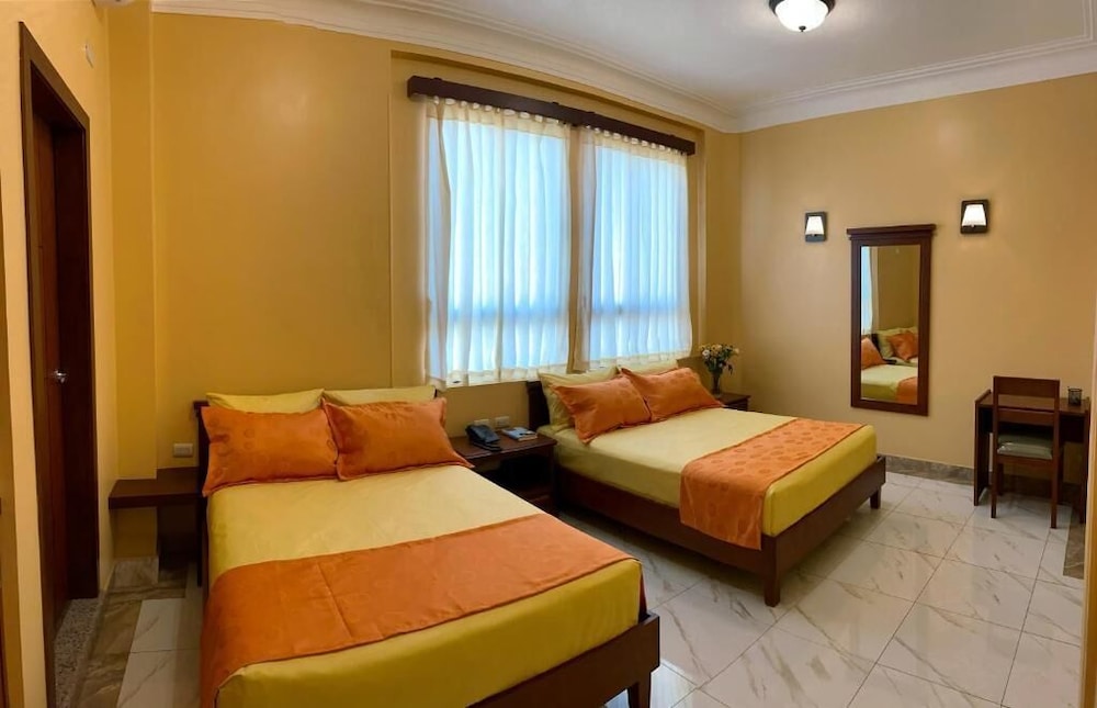 hostal california inn