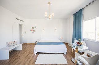 Mikes Kanarium Hotel,Larnaca>>Cyprus,3 star