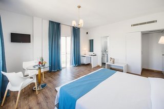 Mikes Kanarium Hotel,Larnaca>>Cyprus,3 star