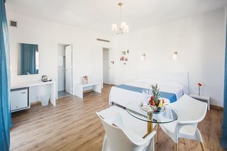 Mikes Kanarium Hotel,Larnaca>>Cyprus,3 star
