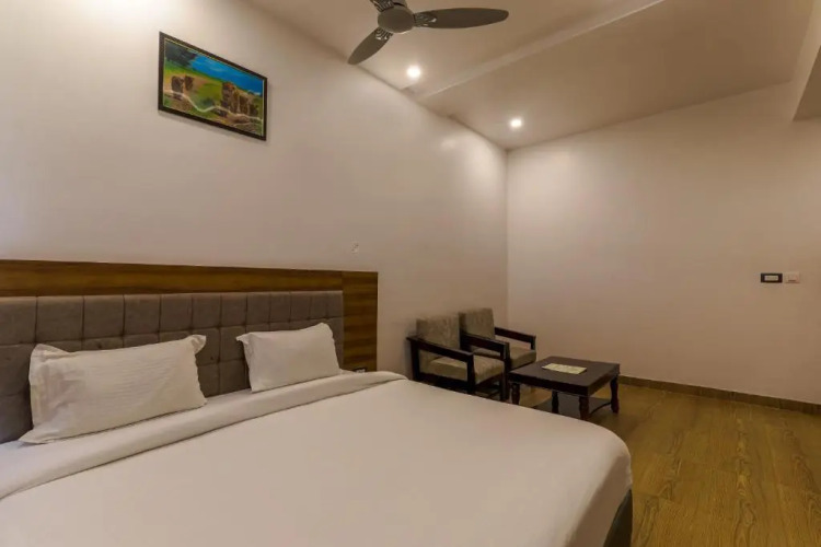 hotel global inn gold lucknow