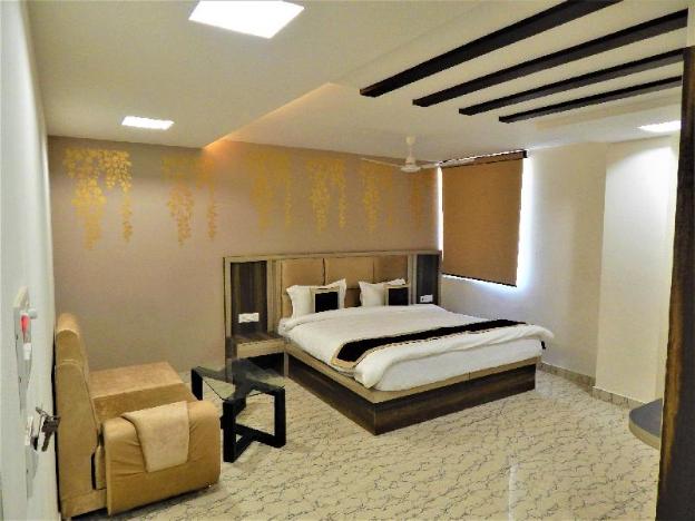 golden palms resort and banquets