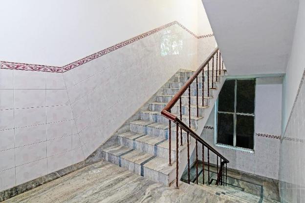 oyo home elite stay near shri shri shiridi sai mandir