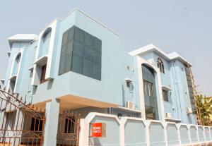 oyo home elite stay near shri shri shiridi sai mandir