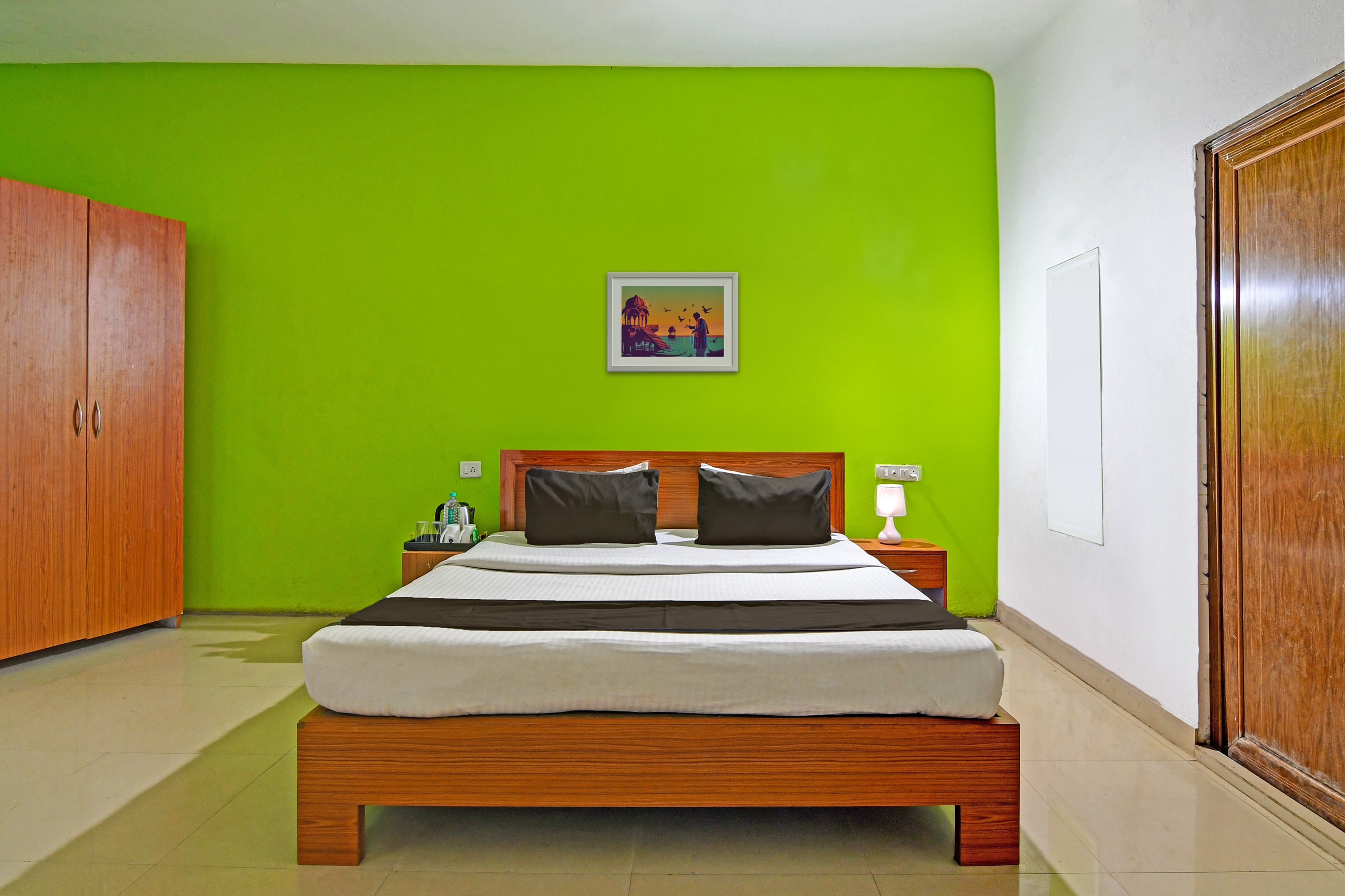 oyo home elite stay near shri shri shiridi sai mandir