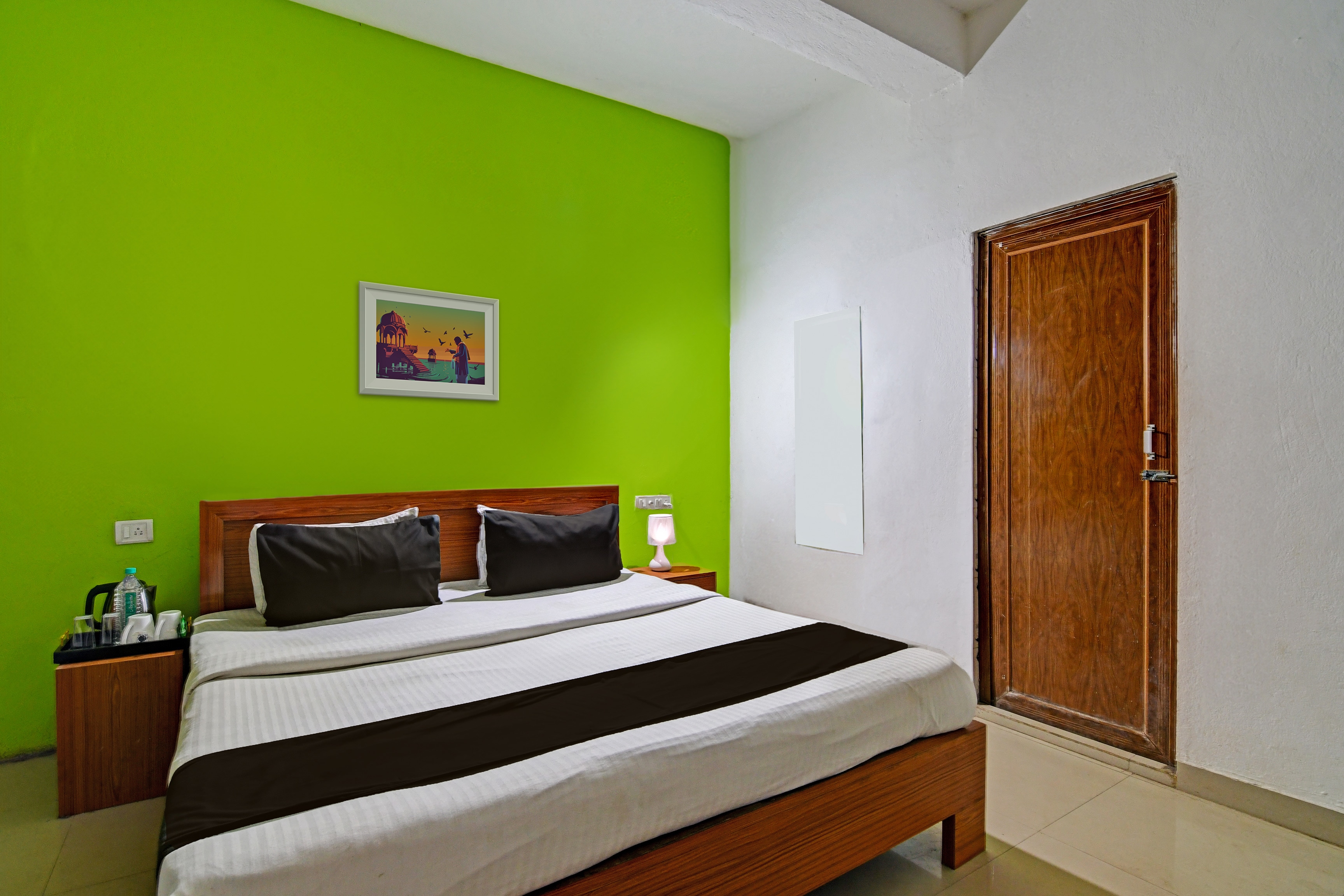 oyo home elite stay near shri shri shiridi sai mandir