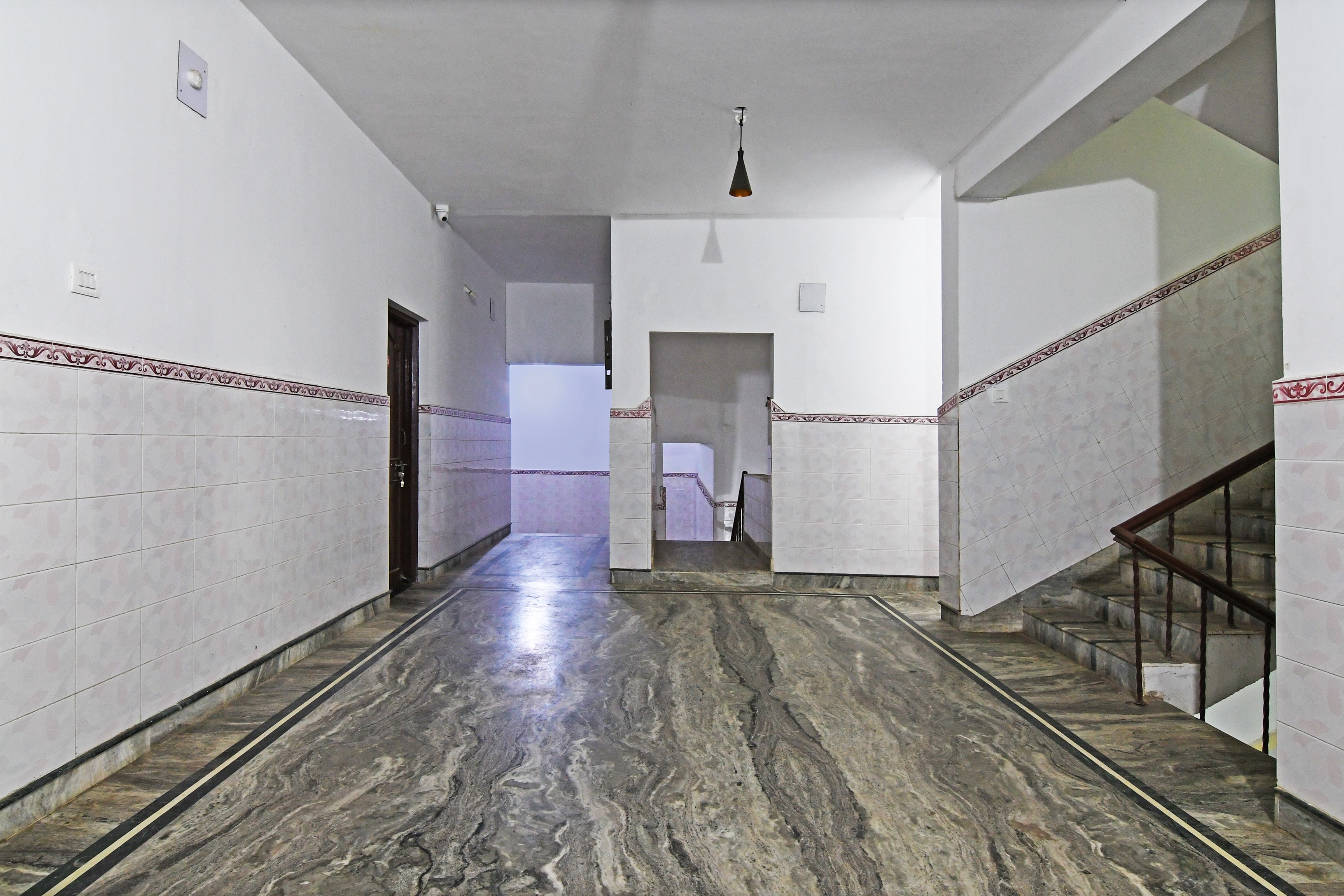 oyo home elite stay near shri shri shiridi sai mandir