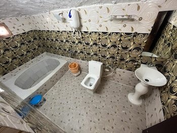 Yuvraj Fort By Made My Stay,Banseli,3 star