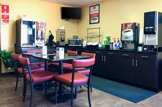 Econo Lodge Purcell,In Purcell,2 star