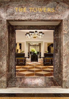 the towers at lotte new york palace