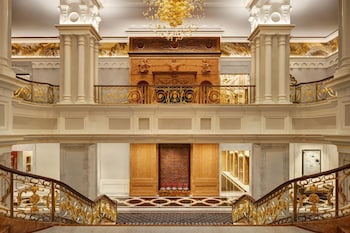 the towers at lotte new york palace