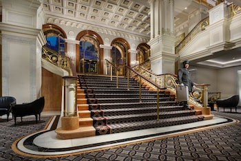 the towers at lotte new york palace