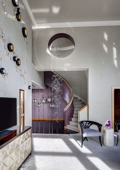 the towers at lotte new york palace