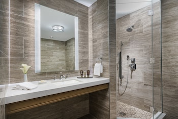 the towers at lotte new york palace