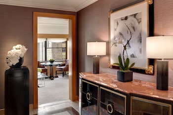 the towers at lotte new york palace