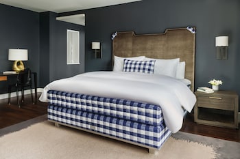 the towers at lotte new york palace