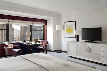 the towers at lotte new york palace