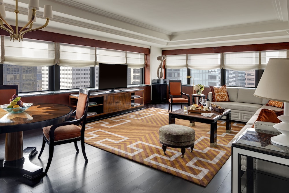 the towers at lotte new york palace