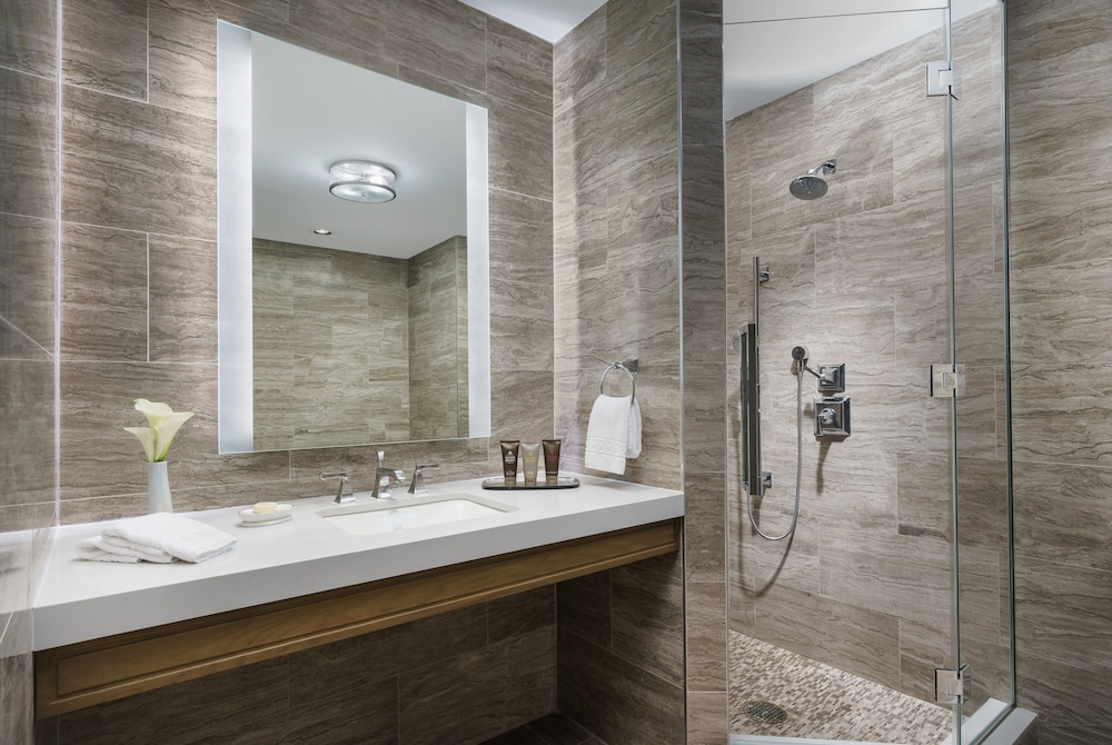 the towers at lotte new york palace