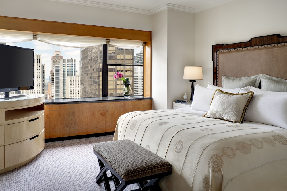 the towers at lotte new york palace