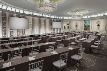 the towers at lotte new york palace