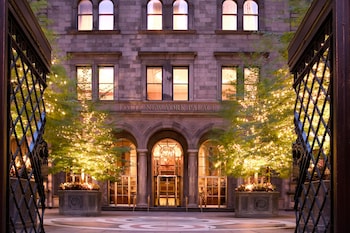 the towers at lotte new york palace