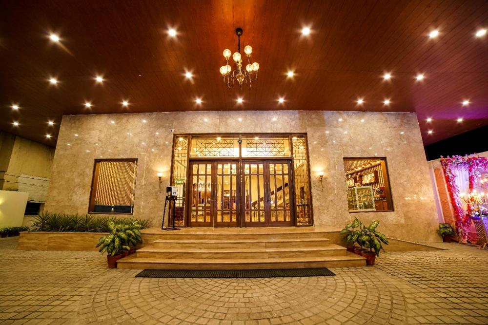 hotel le amritam