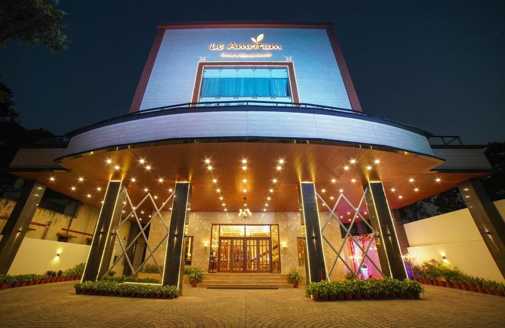 hotel le amritam
